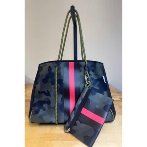NEOPRENE‎ TOTE CAMO green w/ Red Racer Stripe-matching detachable pouch - New